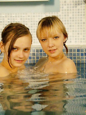 Teen in Pool pics